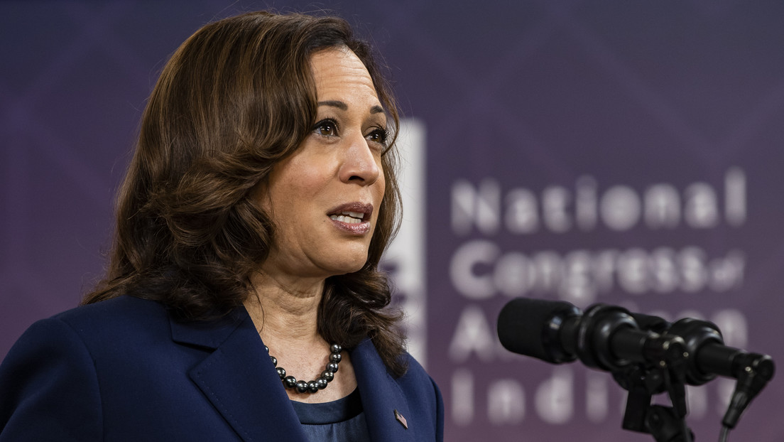 Revelan que los niños que aparecen con Kamala Harris en un vídeo educativo de la NASA son actores contratados