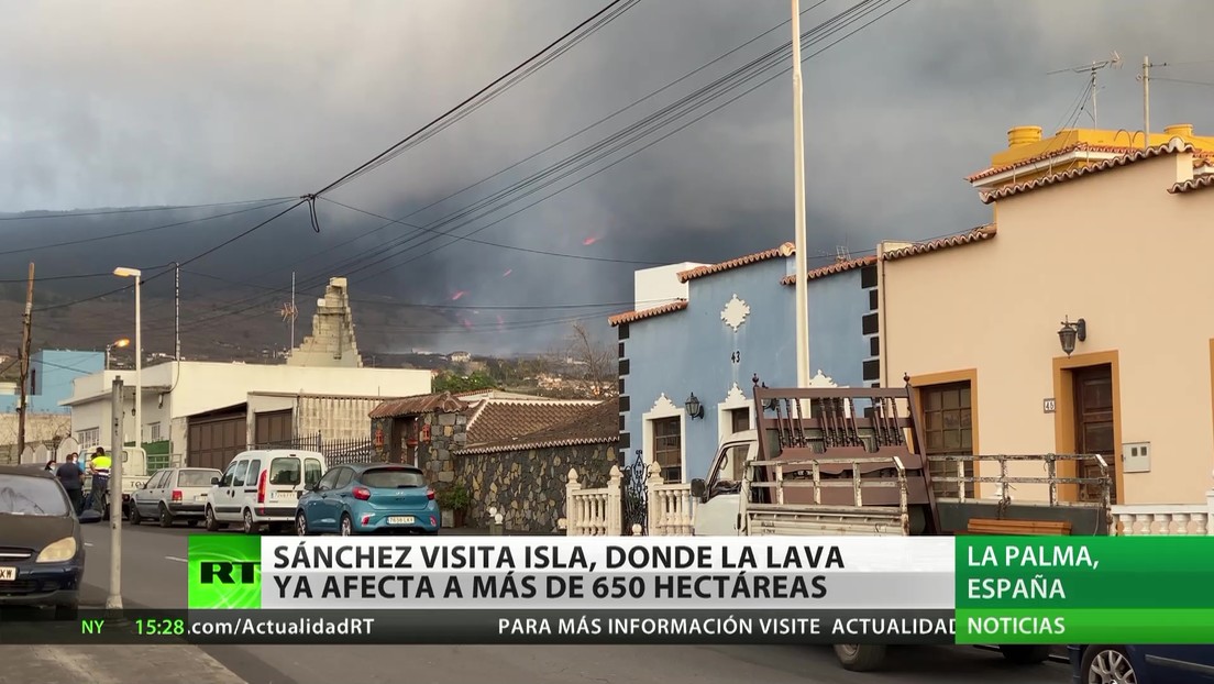 Sánchez visita la isla de La Palma, donde la lava ya afecta a más de 650 hectáreas