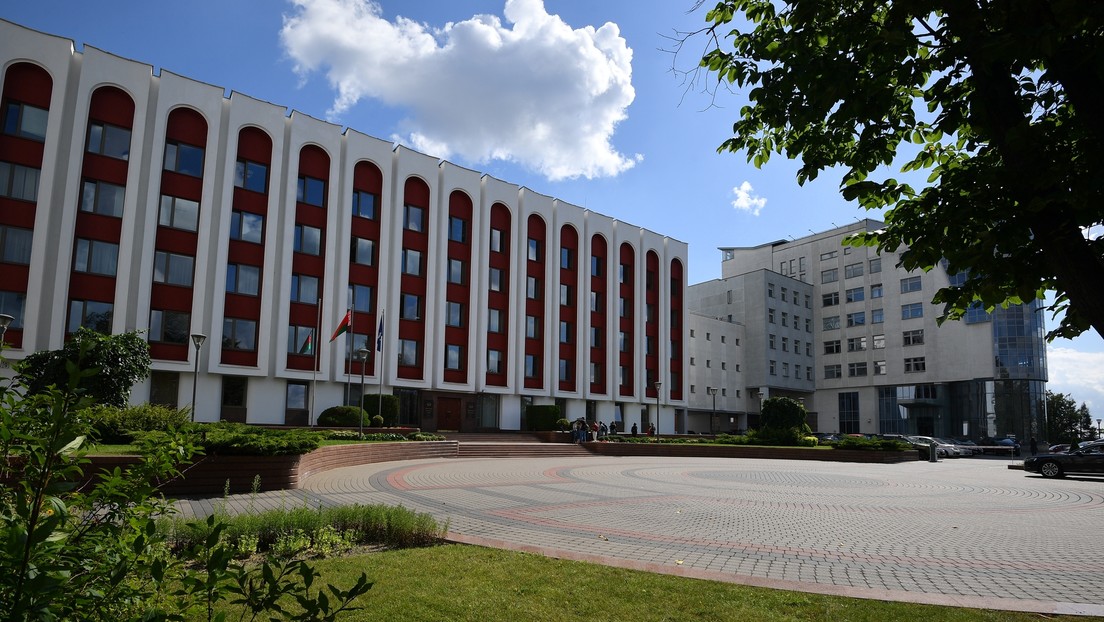 El embajador de Francia en Bielorrusia abandona el país a pedido de Minsk
