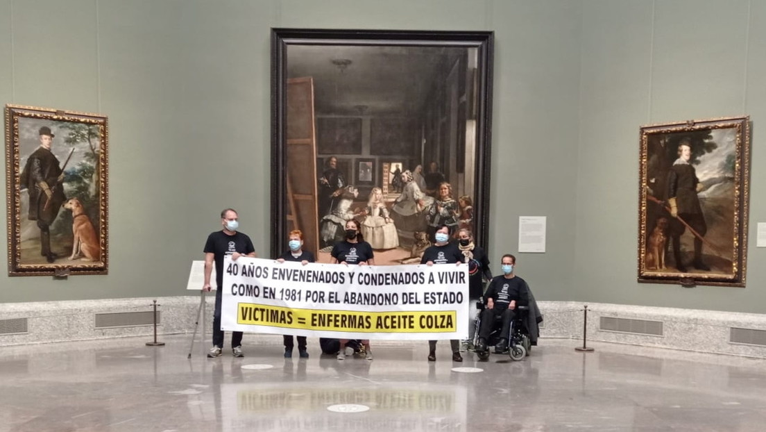 Desalojan del Museo del Prado en Madrid a un grupo de víctimas del aceite de colza que amenazó con retransmitir en directo su suicidio