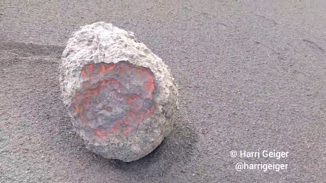 Enormes rocas incandescentes son expulsadas del volcán de La Palma (VIDEOS, FOTOS)