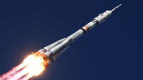 VIDEO: La nave espacial Soyuz MS-19 despega con un equipo de rodaje a bordo para filmar la primera película en el espacio