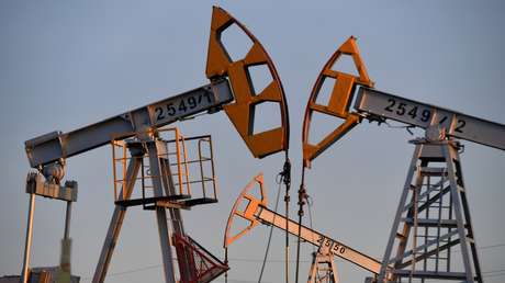 Putin considera "perfectamente posible" que el barril de crudo alcance los 100 dólares