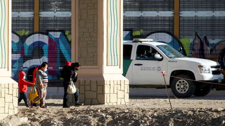 Revelan más de 160 casos de abusos policiales, agresiones sexuales y malos tratos a solicitantes de asilo en EE.UU.