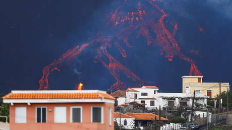 Los bancos obligan a pagar íntegra la hipoteca de las casas sepultadas por  el volcán de La Palma con el dinero de las indemnizaciones - RT