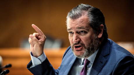 El senador Ted Cruz desata la polémica al supuestamente defender el saludo nazi de un padre en una escuela