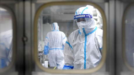 Autoridades sanitarias en China toman medidas para contrarrestar un nuevo brote de covid-19