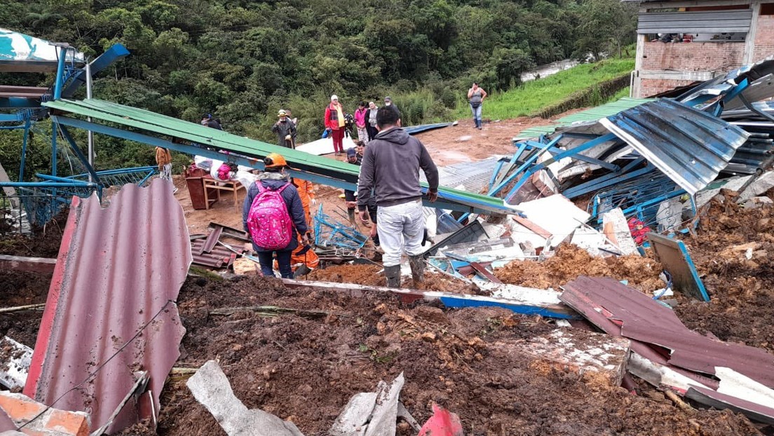 Al menos 11 muertos y varios desaparecidos por un alud de tierra en Colombia