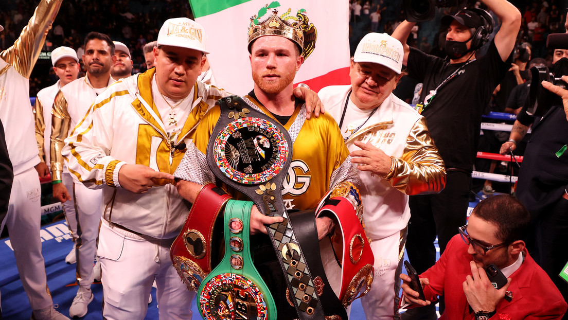 "No ha sido fácil llegar hasta aquí": 'Canelo' Álvarez se pronuncia tras convertirse en el primer latino campeón indiscutible del boxeo