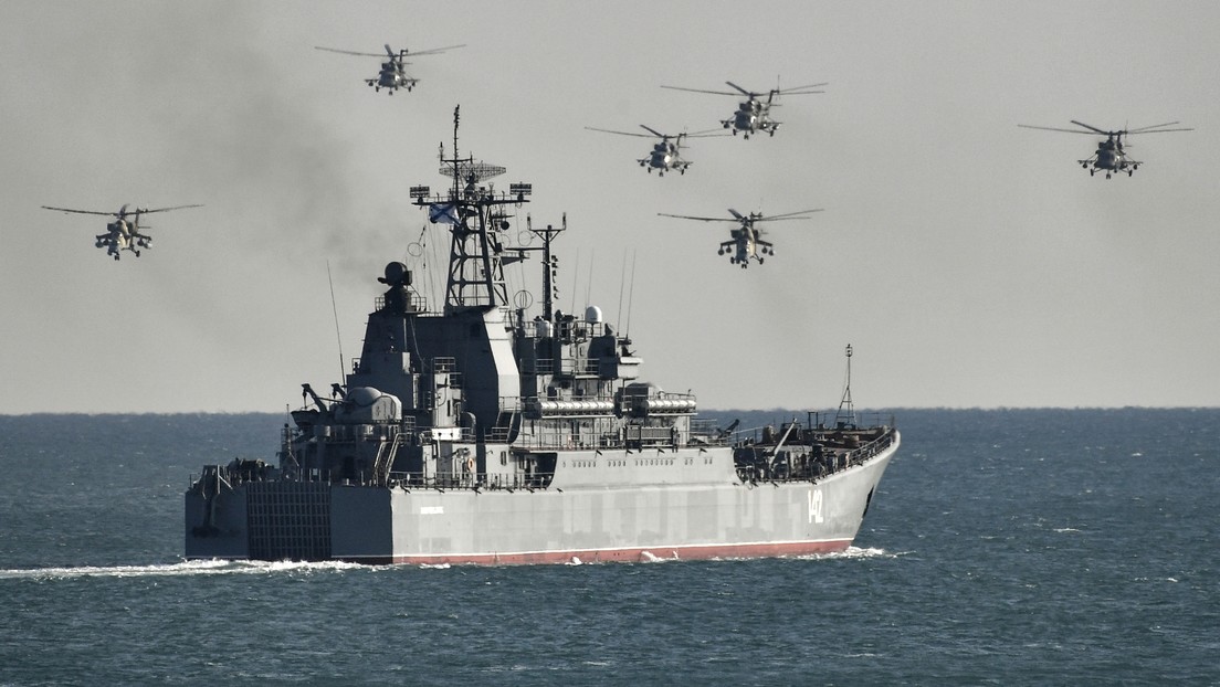 Paso de buques de EE.UU. por el mar Negro es "un intento casi constante" de ver hasta qué punto Rusia está "preparada", dice el ministro de Defensa