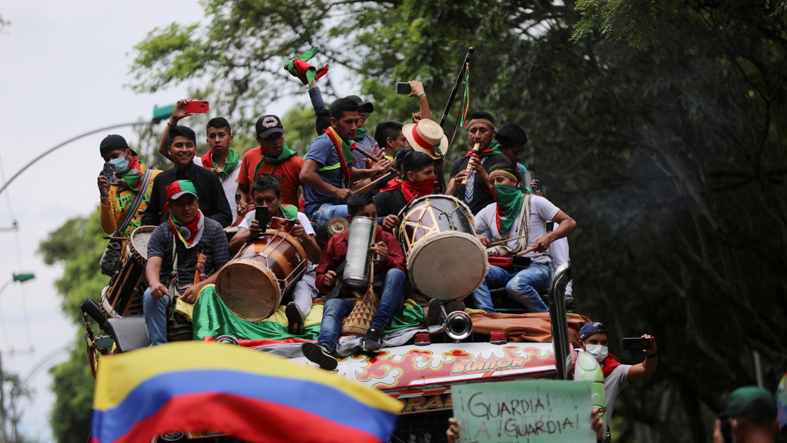 "Si nos buscan, nos van a encontrar": Miembros de la minga indígena en Colombia advierten que se defenderán ante posibles ataques racistas en Cali