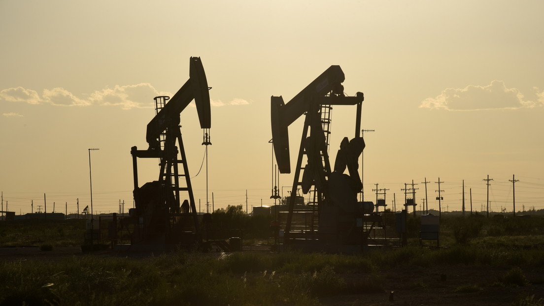 Reuters: EE.UU. pide a China, Japón y otros países liberar sus reservas de petróleo en un intento de reducir los precios mundiales de la energía