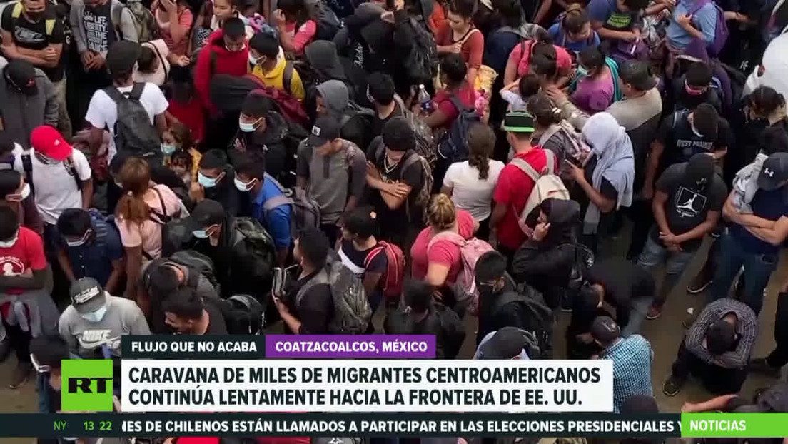 Una caravana de miles de migrantes centroamericanos continúa su lenta marcha hacia la frontera de México con EE.UU.