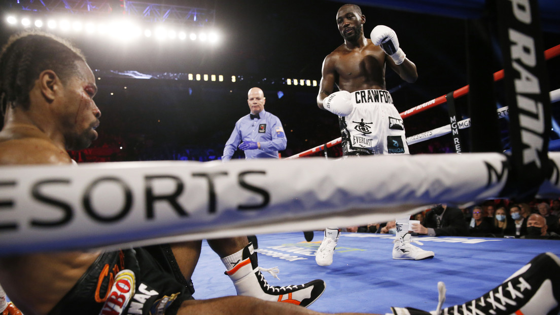 El invicto Terence Crawford se convierte en el primer boxeador en vencer por TKO a Shawn Porter, que abandona su carrera tras la derrota