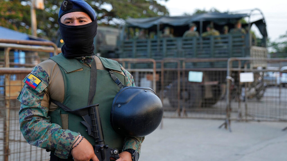 Lasso indulta a reos para reducir el hacinamiento en las prisiones de Ecuador ante la crisis del sistema carcelario