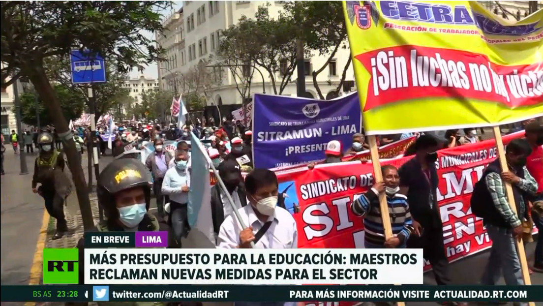 Maestros y profesores en Perú reclaman mejoras laborales y nuevas medidas para el sector