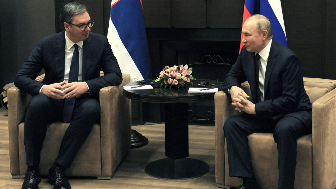 Putin anuncia que la vacuna rusa Sputnik V producida en Serbia se suministrará también a los países vecinos