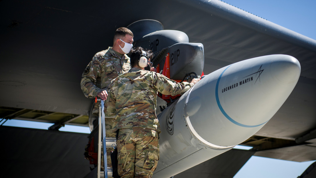Washington y Pekín se encuentran en "una carrera de armas hipersónicas", declara el secretario de la Fuerza Aérea de EE.UU.