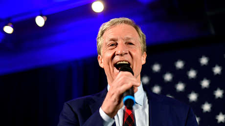 El multimillonario Tom Steyer asegura que Bill Gates y otros ultrarricos "dependen de millones de personas pobres"