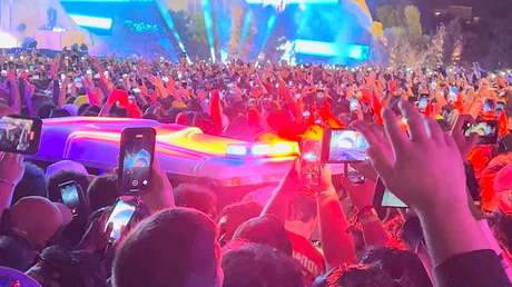 Demandan al rapero Travis Scott y a los organizadores del festival Astroworld tras la estampida que terminó con la vida de 8 personas