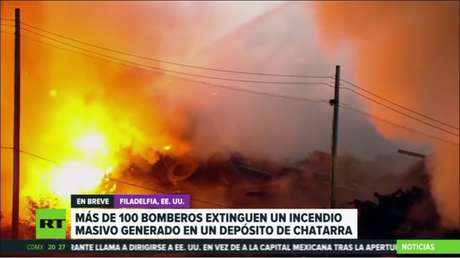 Se desata un incendio masivo en un depósito de chatarra de EE.UU.
