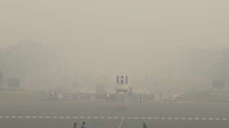 "¿Cómo va a vivir la gente?": Nueva Delhi cerrará escuelas y obras de construcción debido a la peligrosa contaminación del aire