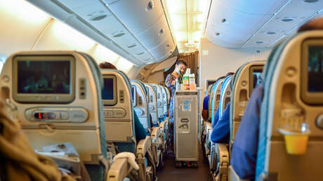 Piloto revela por qué hay que poner en modo avión los celulares durante un vuelo-idesotv-noticias-ica Imagen ilustrativa