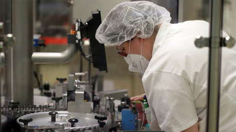 ¿Cómo las empresas farmacéuticas planean adaptar sus vacunas a la nueva "variante preocupante" Ómicron?