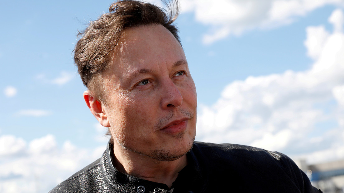 Elon Musk continúa deshaciéndose de sus acciones de Tesla para cumplir con sus obligaciones fiscales