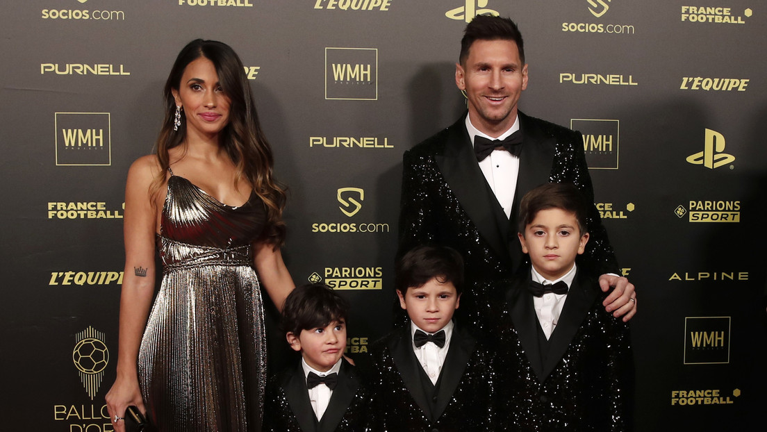 VIDEO: El "hermoso" gesto de Messi con su esposa durante la gala del Balón de Oro por el que es elogiado en las redes sociales