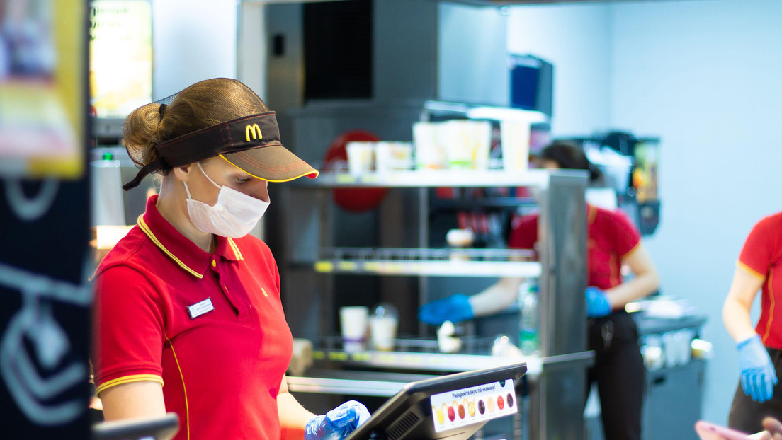 "Vi un futuro prometedor con TikTok": Una joven renuncia a su trabajo en McDonald's para hacer videos y ahora gana hasta 10.000 dólares al mes