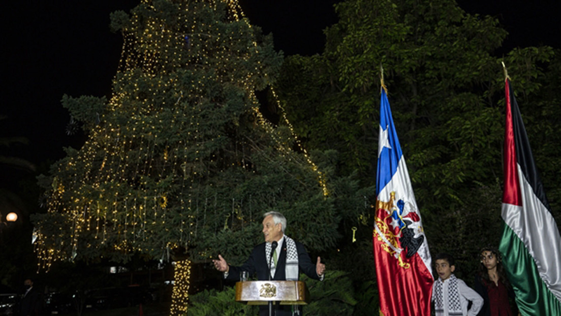 Piñera confunde la estrella de Belén con la de David en una ceremonia de Navidad con la comunidad palestina y desata burlas en las redes (VIDEO)