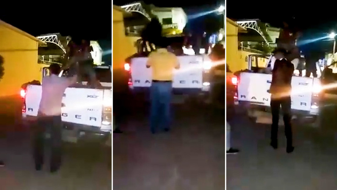 Sicarios mexicanos azotan a un grupo de personas por no respetar las restricciones impuestas por el crimen organizado en Guerrero (VIDEO)