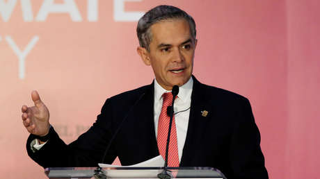 La Fiscalía de Ciudad de México acusa a exfuncionarios del exjefe de gobierno Miguel Ángel Mancera de desviar cerca de 100 millones de dólares
