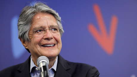 El presidente de Ecuador anuncia que el salario básico se incrementará a 425 dólares en 2022