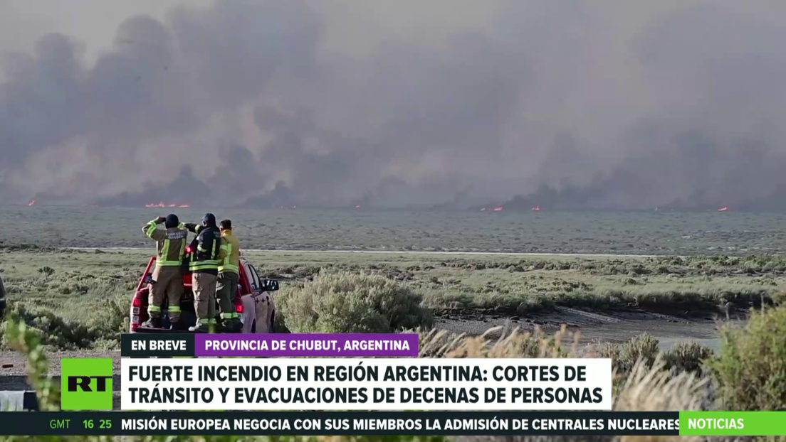 Un fuerte incendio en Argentina provoca cortes de tránsito y la evacuación de decenas de personas