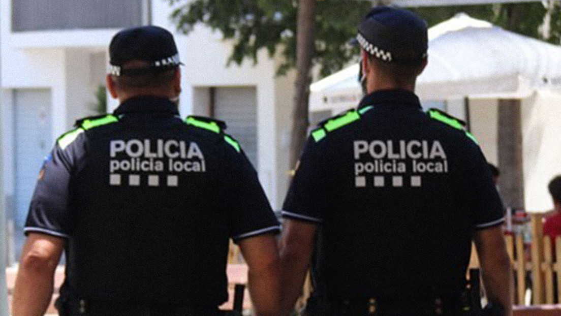 Policía descubre una orgía ilegal con unas 70 personas en Barcelona luego de que dos participantes se equivocaran de piso