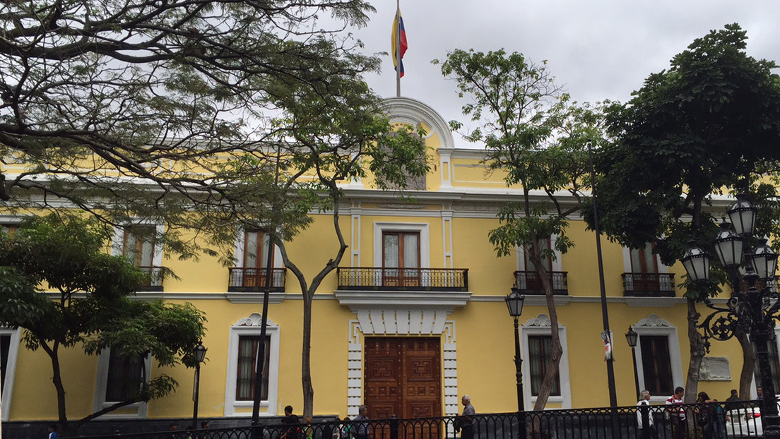 Venezuela rechaza el "intento intervencionista" de EE.UU. para dar legitimidad al "grupo criminal" que encabeza Juan Guaidó