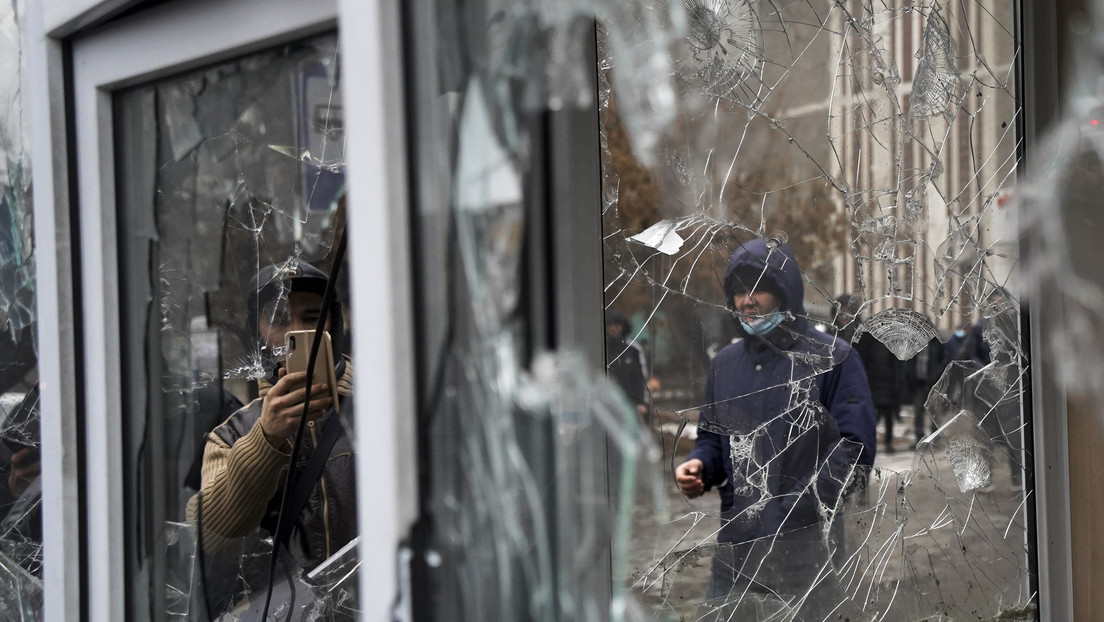 VIDEOS, FOTOS: Saqueadores arrasan Kazajistán en medio de los disturbios en el país