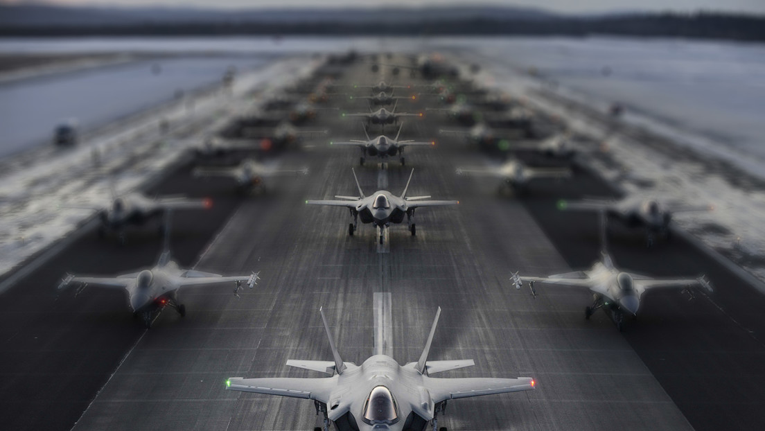 Corea del Sur pone fuera de servicio toda su flota de cazas F-35 después de una avería que obligó a un piloto a aterrizar de panza