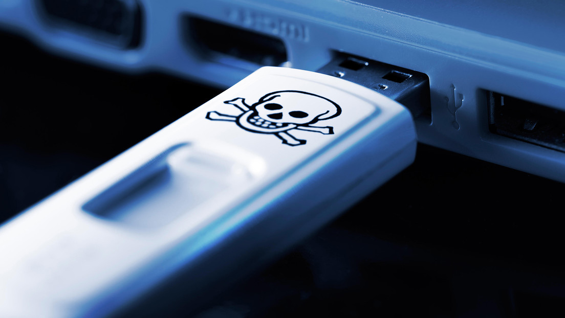 El FBI advierte que 'hackers' envían a empresas dispositivos USB llenos de 'malwares' bajo la apariencia de regalos