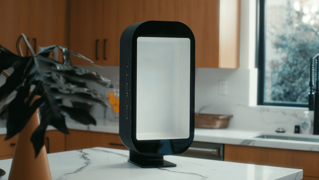 Portl presenta M: un dispositivo que hará realidad las videollamadas holográficas al estilo de 'Star Wars' (VIDEO)