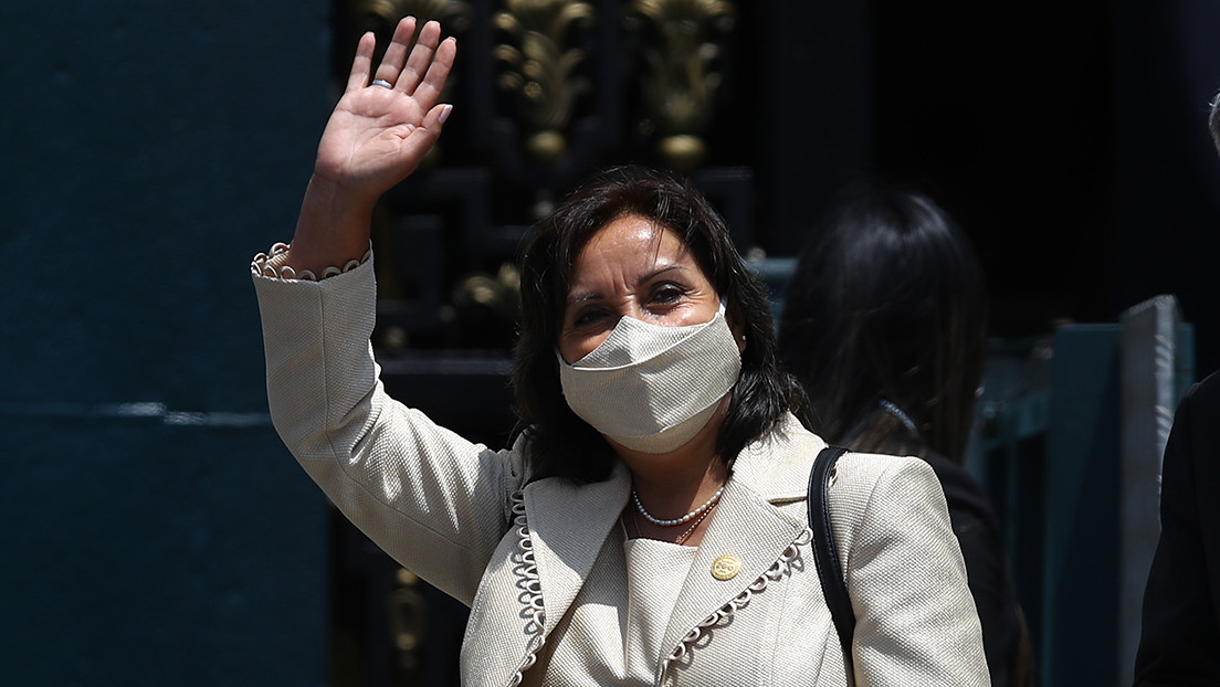 Las razones de la controvertida expulsión de la vicepresidenta de Perú del partido oficialista
