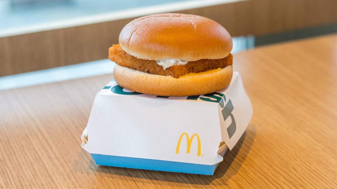 Un video de TikTok que revela cómo se elabora un Filet-O-Fish de McDonald's se viraliza y ya tiene más de 6 millones de visitas