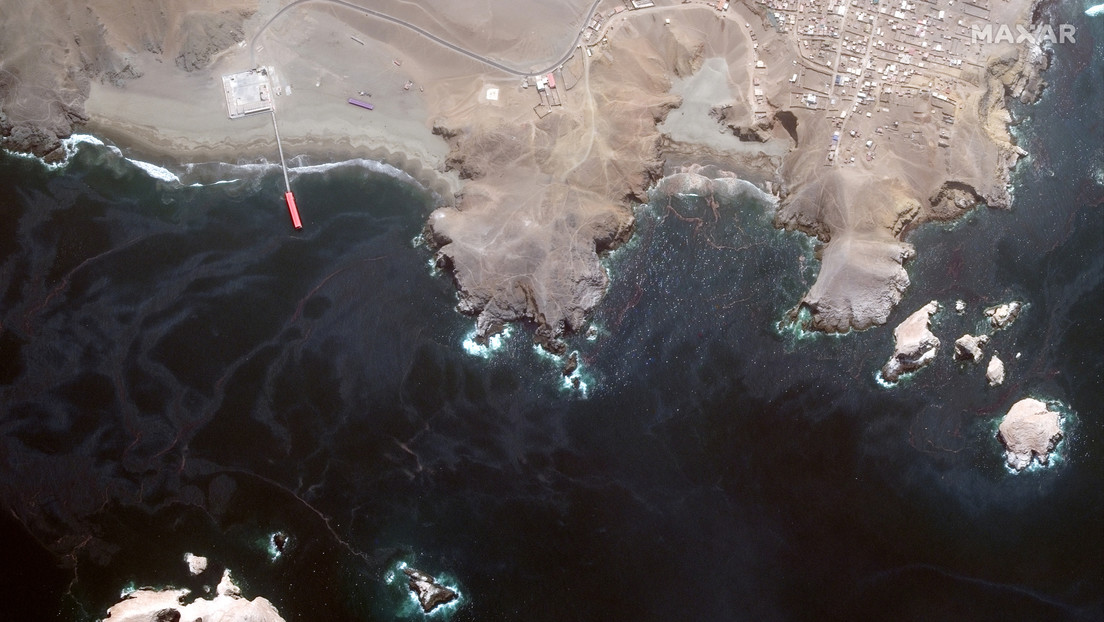 La Marina del Perú confirma un segundo derrame de petróleo en las costas ya afectadas por Repsol