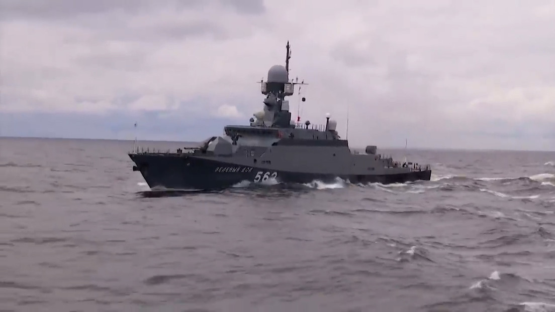 VIDEO: Corbetas rusas repelen un ataque aéreo simulado durante un ejercicio en el Báltico en el que participan una veintena de buques