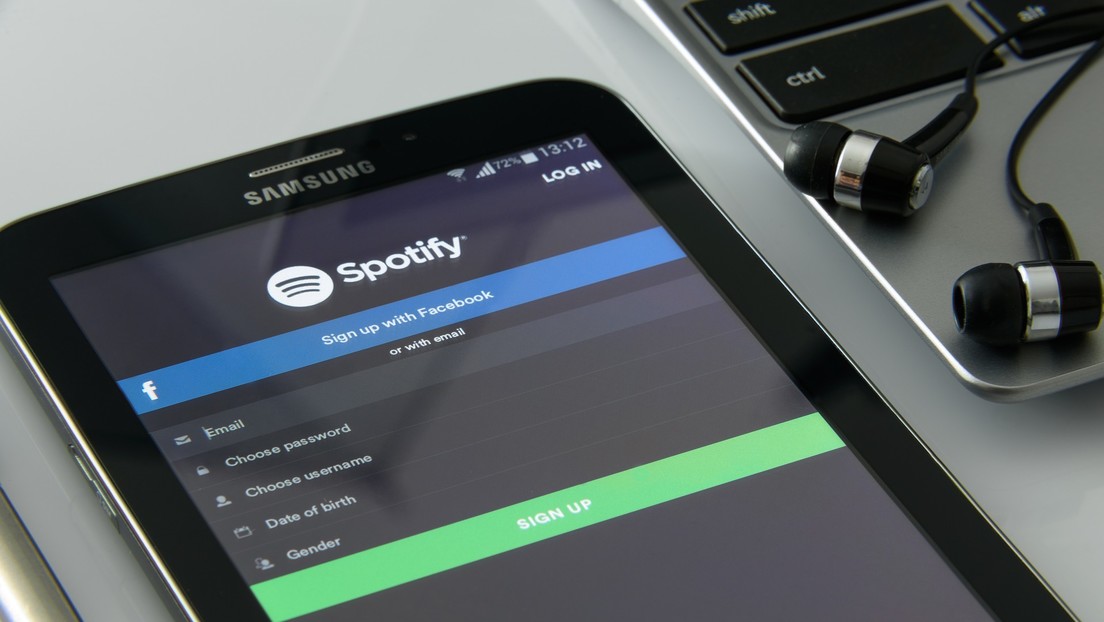Spotify pierde más de 2.000 millones de dólares después de eliminar la música de Neil Young de la plataforma