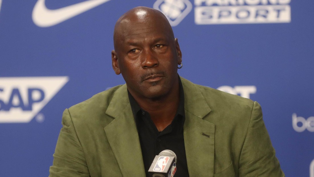 VIDEO: La reacción de Michael Jordan que se robó la atención en la victoria de los Charlotte Hornets contra Los Angeles Lakers