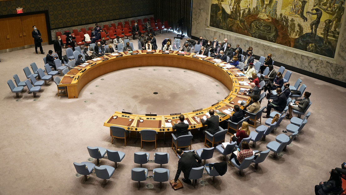 "Deseo de exacerbar la histeria": Rusia comenta la iniciativa de EE.UU. de debatir sobre Ucrania en el Consejo de Seguridad de la ONU (VIDEO)