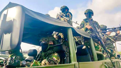 Venezuela despliega sus fuerzas militares y advierte que responderá con contundencia ante la escalada de violencia en la frontera con Colombia